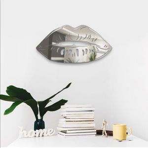Lips Wall Decor